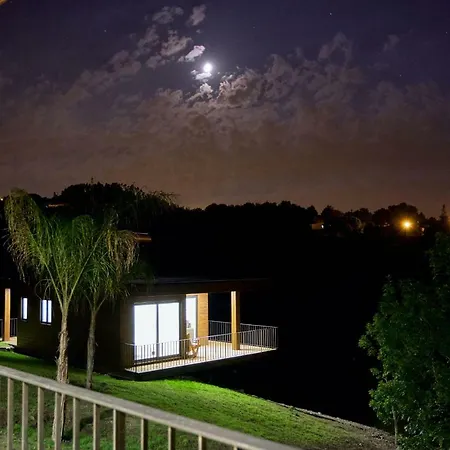 Gospodarstwo agroturystyczne Quinta De Silharezes, Lda