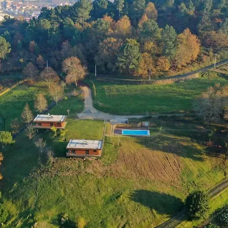 Farm stay Quinta De Silharezes, Lda *