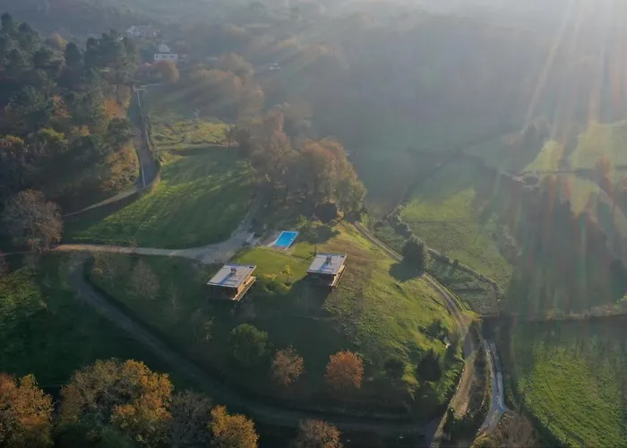 Alojamento de Turismo Rural Quinta De Silharezes, Lda *